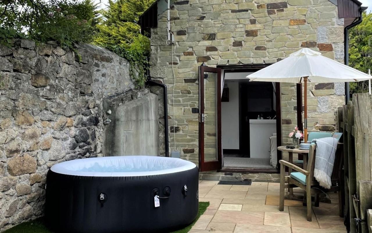 The Stables - Detached Cottage With Private Garden & Hot Tub St Austell Bagian luar foto