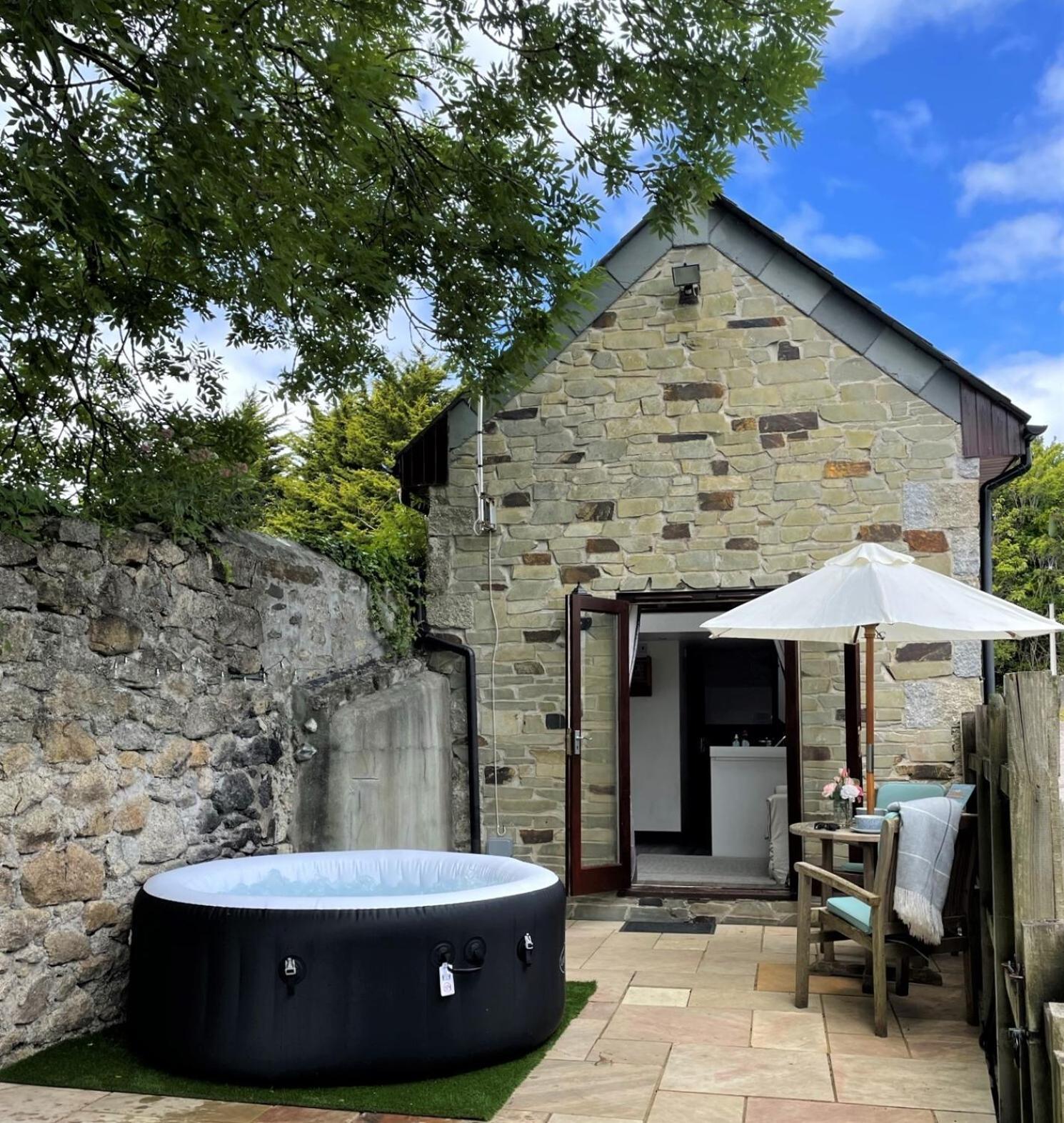 The Stables - Detached Cottage With Private Garden & Hot Tub St Austell Bagian luar foto